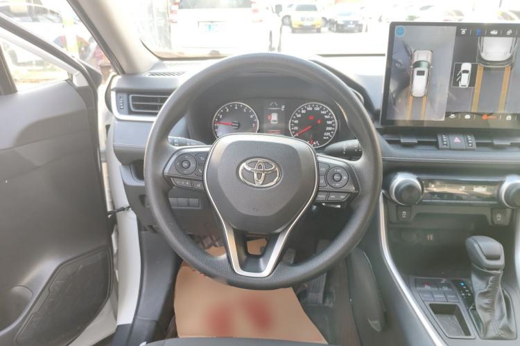 Used Toyota Wildlander 2024 2.0L CVT Two-Wheel Drive Leading Edition
