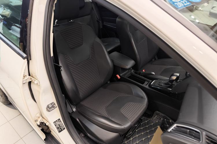 Used Ford Focus 2017 Sedan 1.6L Automatic Fashion Edition Smart Drive Version