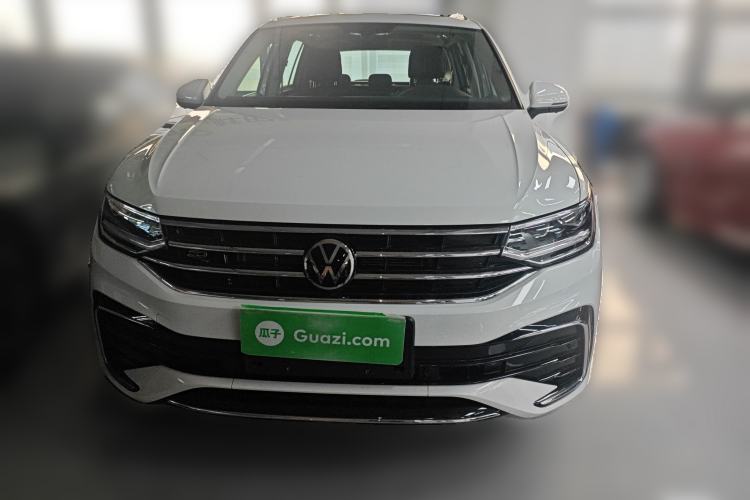 Used Volkswagen Tiguan L 2025 Model Outstanding Version 330TSI Automatic Two-Wheel Drive R-Line Longyao Edition
