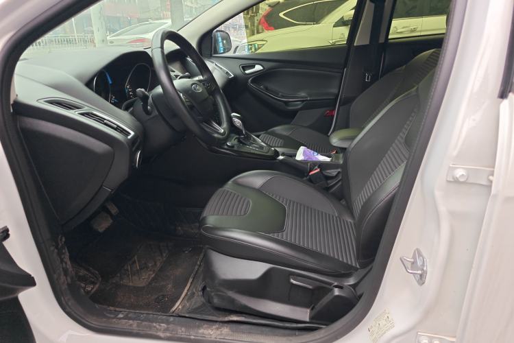 Used Ford Focus 2018 Hatchback Classic 1.6L Automatic Trendy SmartDrive Edition
