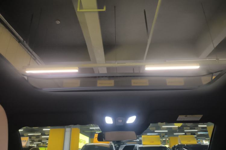 Used Changan UNI-K 2024 2.0T Two-Wheel Drive YueShang Trim
