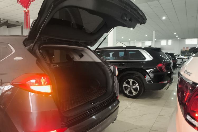 Used Hyundai Tucson 2018 1.6T Dual-Clutch Two-Wheel Drive 15th Anniversary Special Edition