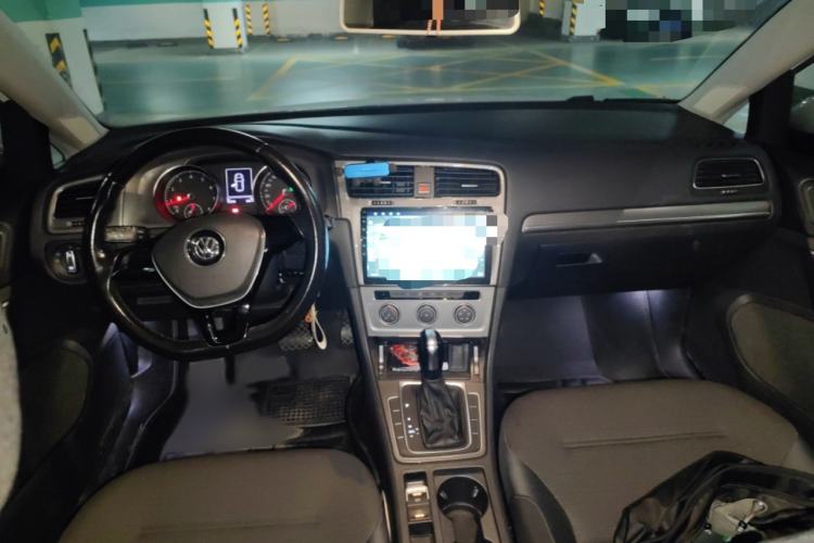 Used Volkswagen Golf 2016 230TSI Automatic Comfort Version
