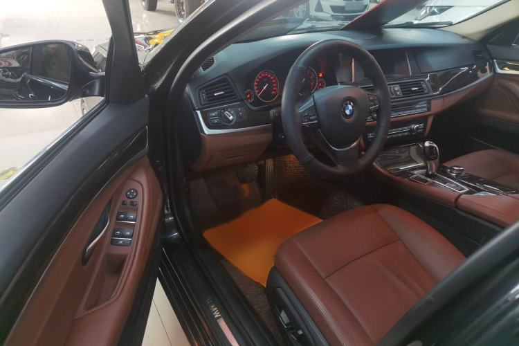 Used BMW 5 Series 2017 525Li Leading Model
