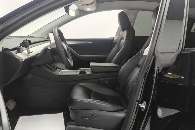 Used Tesla Model Y 2023 Long-Range All-Wheel-Drive Version