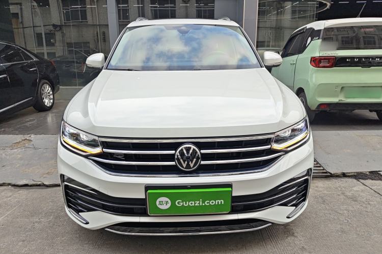 Used Volkswagen Tiguan L 2023 Restyled 330TSI Automatic Two-Wheel Drive R-Line Enhanced Comfort Version
