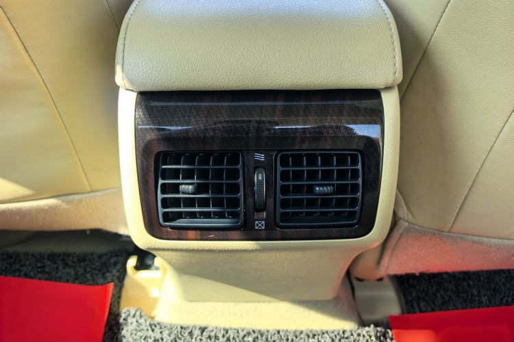 Used Toyota Camry 2015 Dual-Engine 2.5 HG Luxury Navigation Edition
