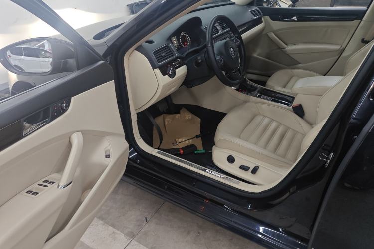 Used Volkswagen Passat 2014 2.0 TSI DSG Prestige Navigation Edition
