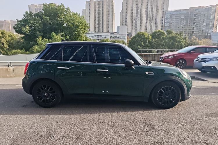 Used  MINI 2018 1.5T COOPER Classic Edition Five-Door Version
