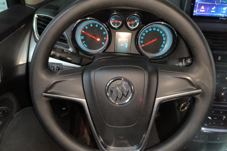 Used Buick Encore 2015 1.4T Automatic Two-Wheel Drive Urban Elite Version
