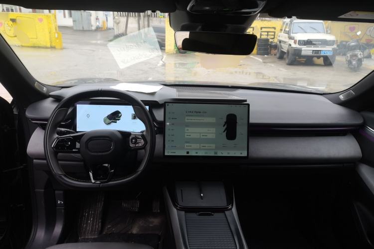 Used Lynk & Co 08 EM-P 2023 120km Long-Range Pro