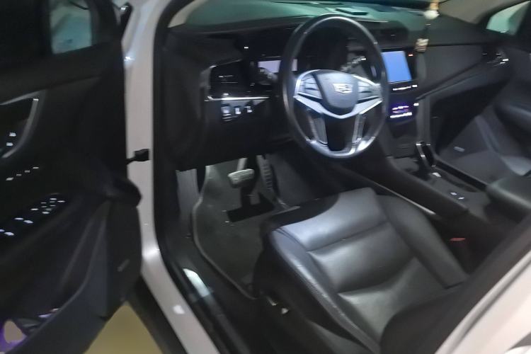 Used Cadillac XT5 2016 25T Luxury Model
