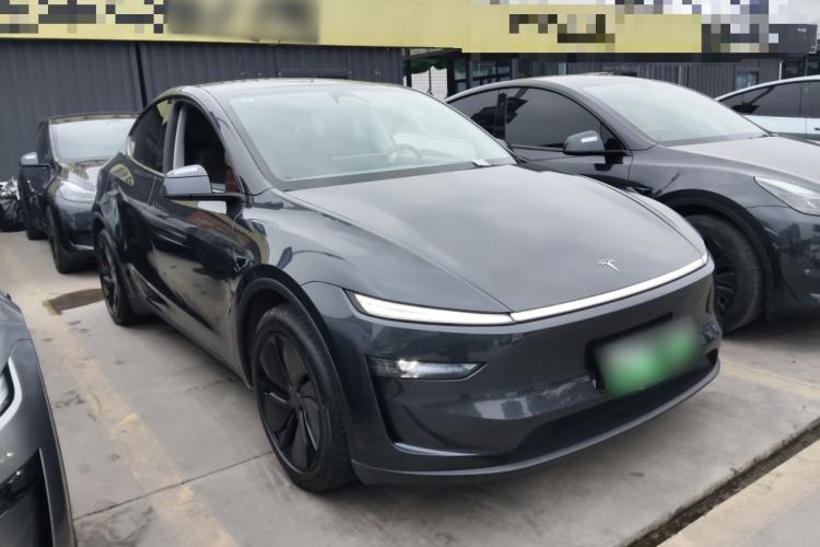 Used Tesla Model Y 2025 Long-Range All-Wheel-Drive Version