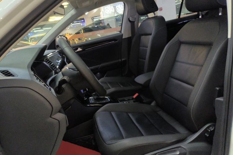 Used Volkswagen T-ROC 2021 280TSI DSG Two-Wheel Drive Comfort Connect Edition
