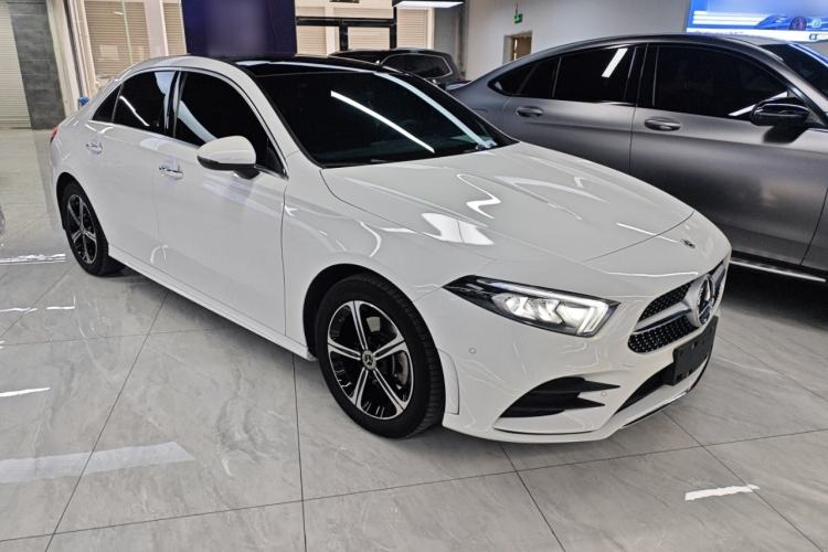 Used Mercedes-Benz A-Class 2022 Revised Version A 200 L Sport Sedan Fashionable Style
