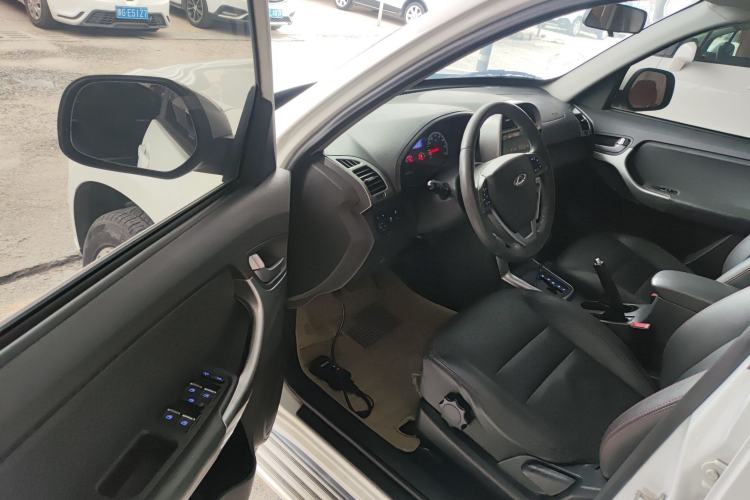 Used Chery Tiggo 3 2015 1.6L CVT ZhiShang Commemorative Edition
