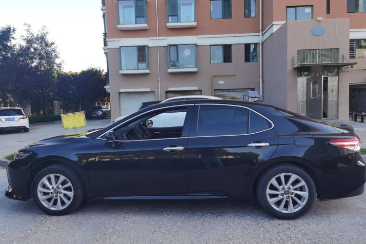 Used Toyota Camry 2021 2.0G Luxury Edition
