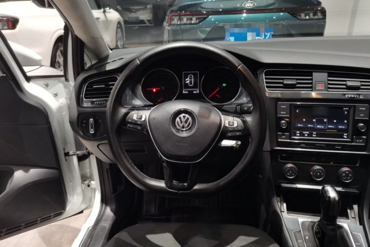Used Volkswagen Golf 2018 1.6L Automatic Comfort Model
