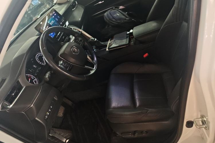 Used Toyota Harrier 2023 2.0L CVT Two-Wheel Drive Deluxe Edition