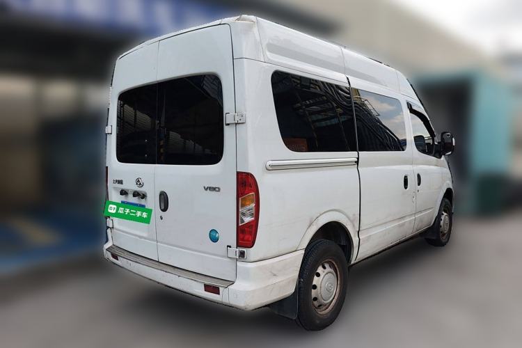 Used SAIC MAXUS Xintu V80 2021 2.0T Manual Classic Aoyuntong Short Wheelbase Mid-Roof 5/6-Seater
