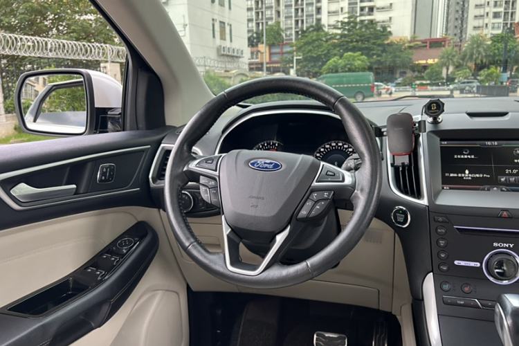 Used Ford Edge 2015 2.0T GTDi Four-Wheel Drive Prestige Model
