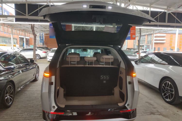 Used XPeng X9 2024 610 Long-Range Pro
