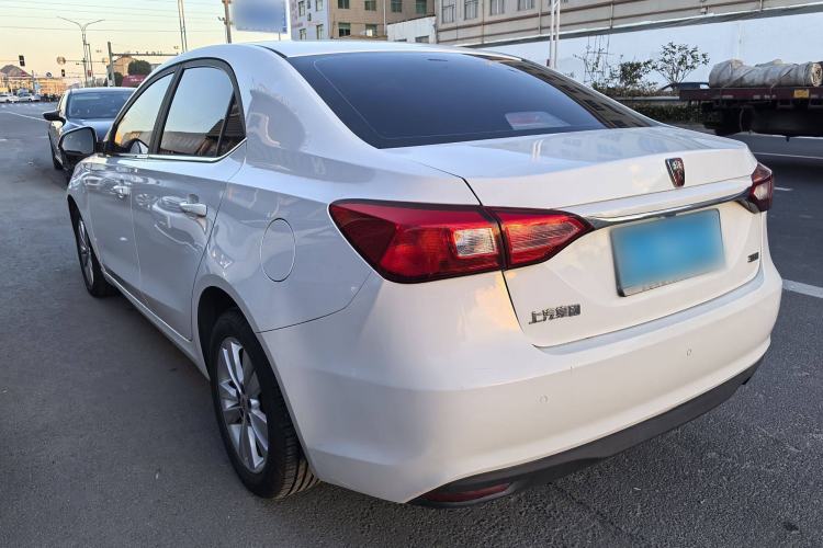 Used Roewe 360 2015 1.5L manual luxury edition
