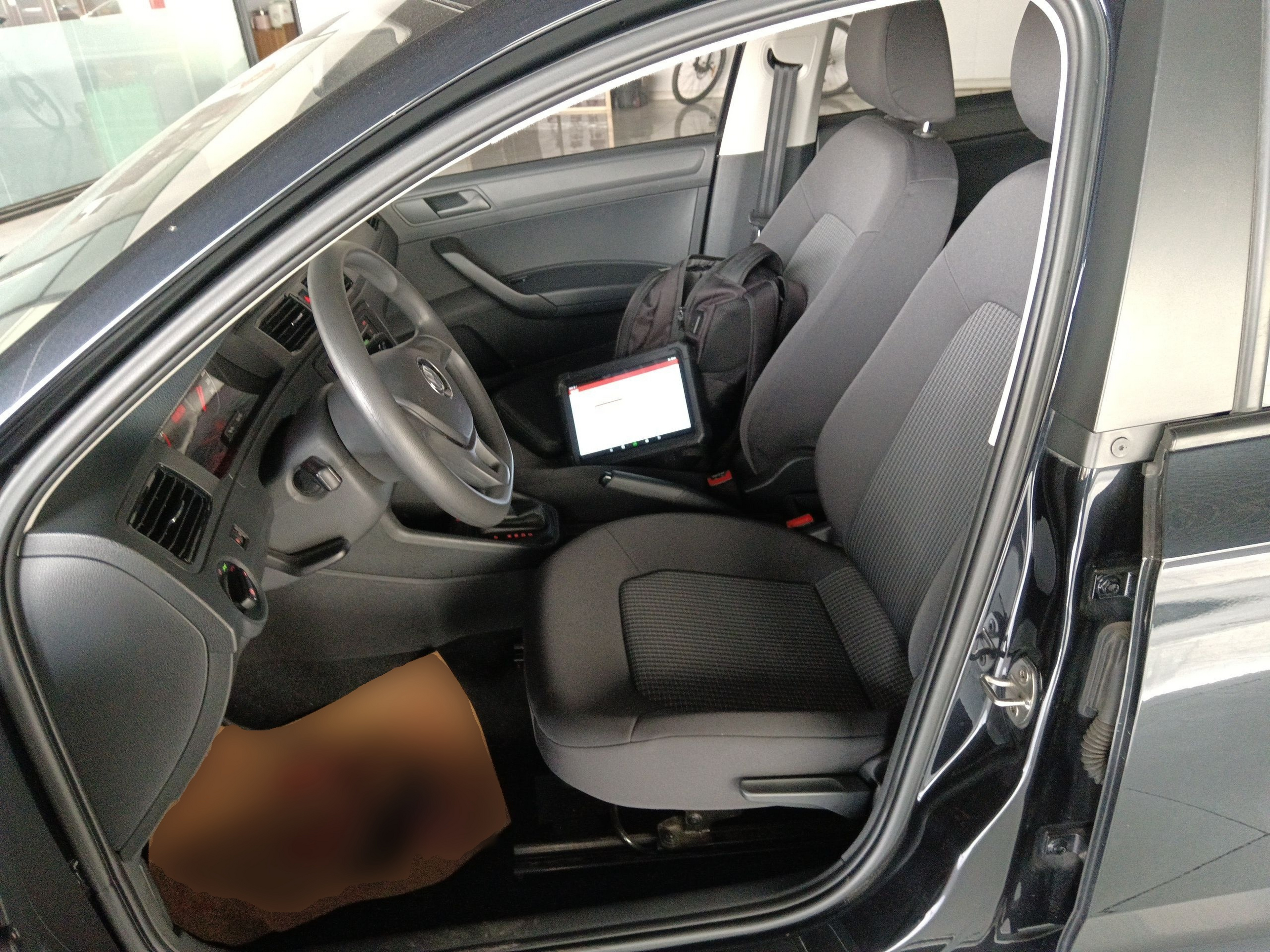 Переднее сиденье в автомобиле