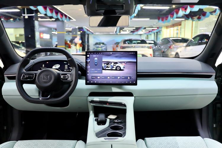 Used Zeekr 001 2025 WE Edition 100 kWh Rear-Wheel Drive
