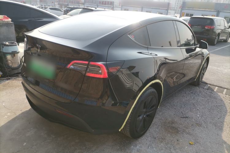 Used Tesla Model Y 2023 Long-Range All-Wheel-Drive Version