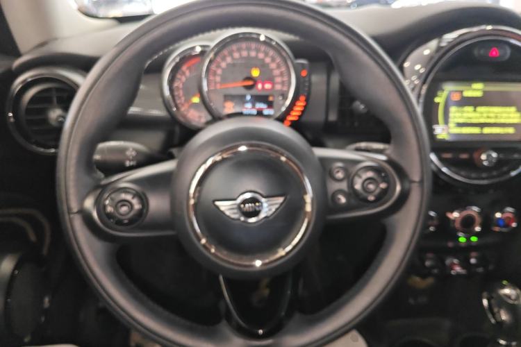 Used  MINI 2014 1.5T COOPER Fun
