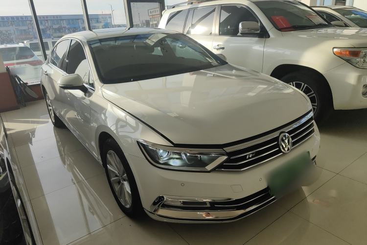 Used Volkswagen Magotan 2017 330TSI DSG Leading Model

