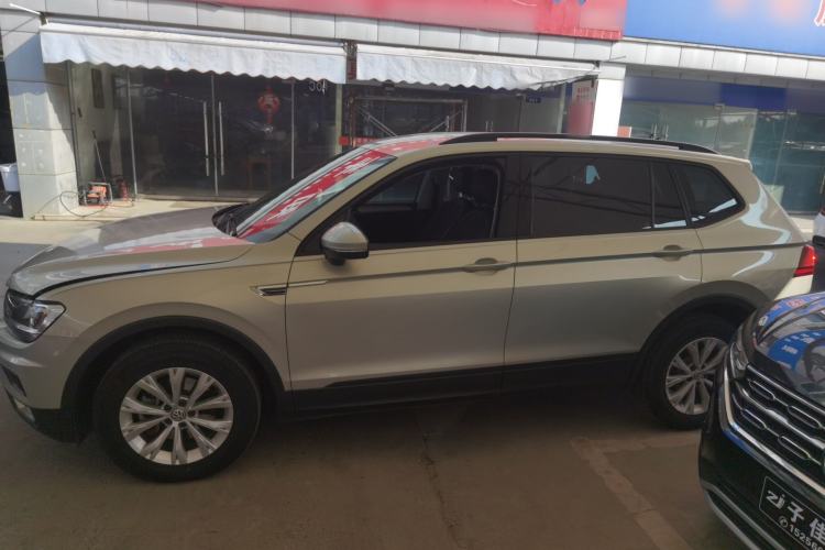 Used Volkswagen Tiguan L 2017 330TSI Automatic Two-Wheel Drive Luxury Edition
