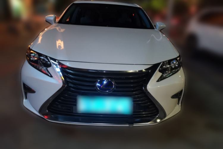 Used Lexus ES 2015 300h Comfort Edition
