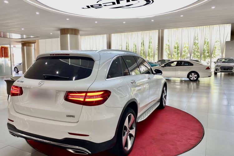 Used Mercedes-Benz GLC 2017 GLC 300 4MATIC Luxury Model
