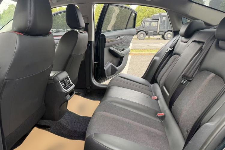 Used Dongfeng Aeolus Yixuan MAX 2023 1.5T Super-Powered Dad Edition
