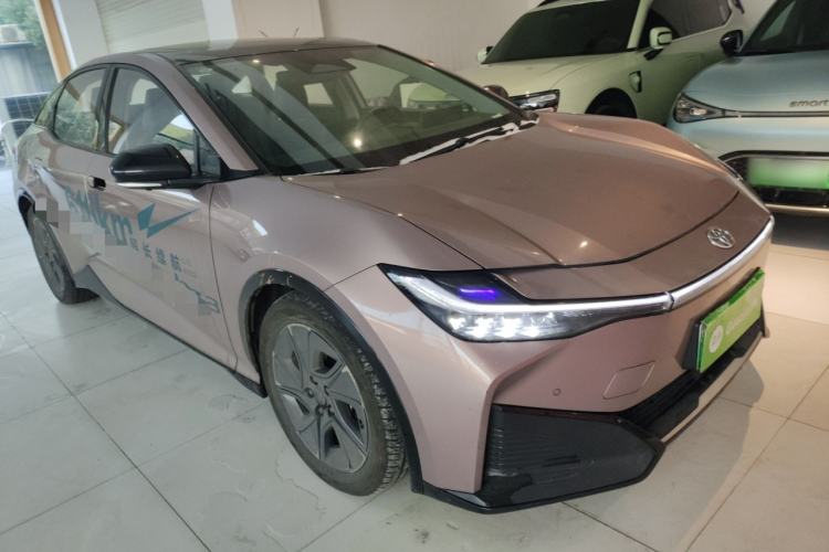 Used Toyota bZ3 2023 616 km Long-Range Premium

