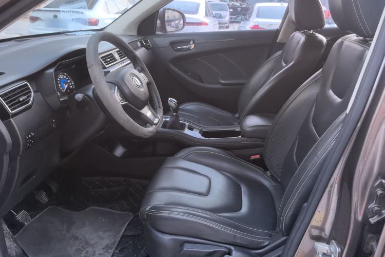 Used Dongfeng Fengon 580 2016 1.5T Manual Luxury Version