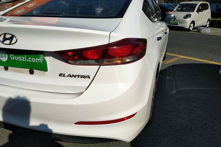 Used Hyundai Elantra 2016 1.6L Manual ZhiXuan · Dynamic Model