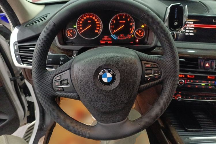 Used BMW X5 2015 xDrive28i
