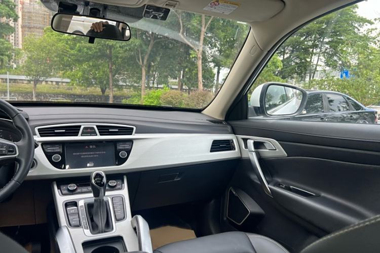 Used Geely Auto Emgrand X7 Sport 2018 1.8TD Automatic Two-Wheel Drive Smart Connect 4G Internet Edition