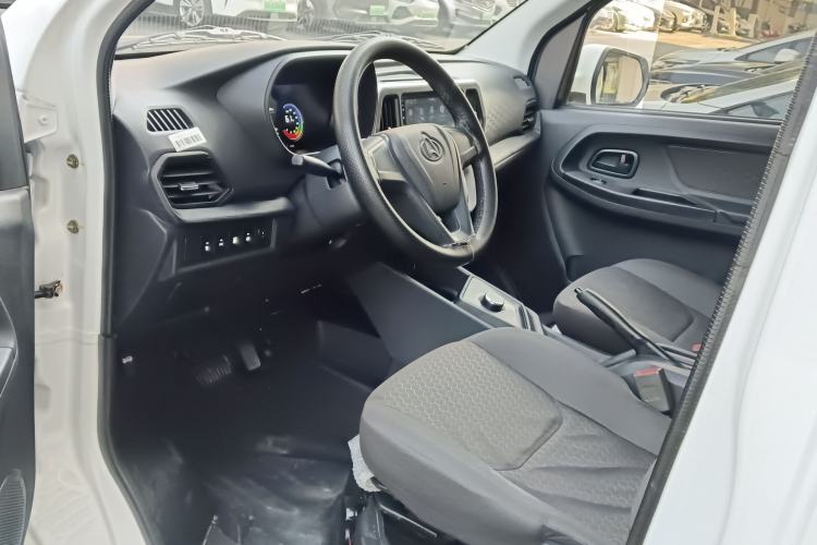 Used Chana Ruixing EM60 2025 Passenger Version Comfort Edition 6 Seats 300 km Range Side-Hinged Doors
