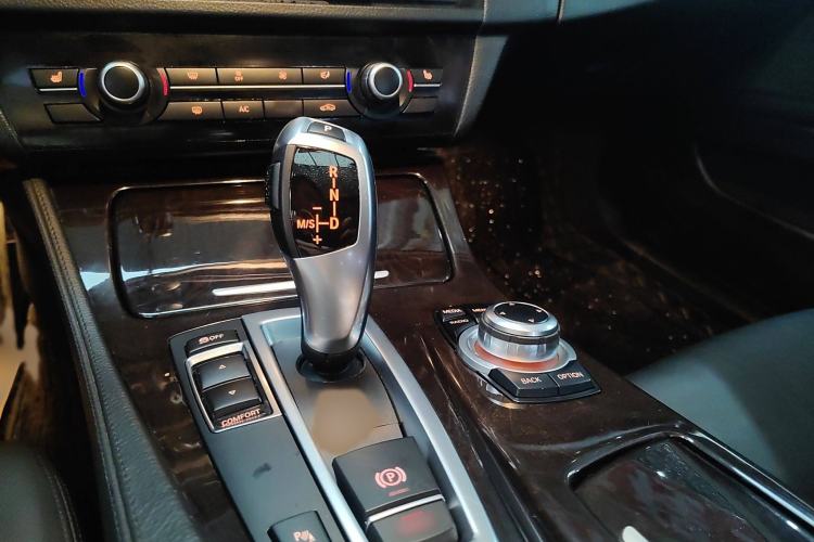 Used BMW 5 Series 2014 525Li Leading Model