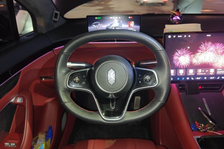 Used Hima Luxeed R7 2024 All-Electric 802 km Max
