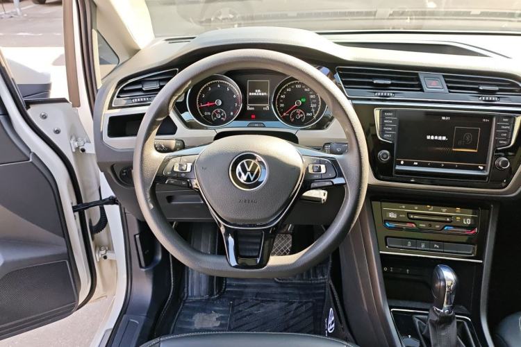 Used Volkswagen Touran 2021 Touran L 280TSI DSG Comfort Edition 7 Seats
