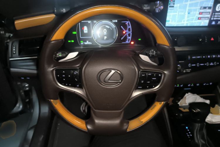 Used Lexus ES 2018 300h Executive Version China V Standard
