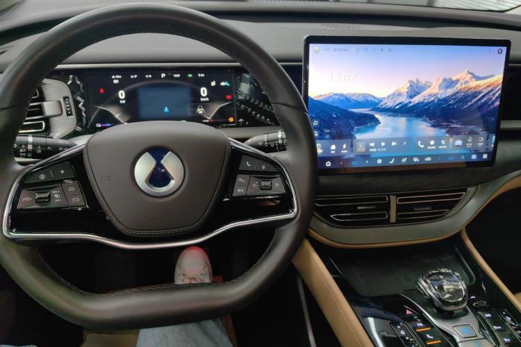 Used Denza D9 2024 DM-i 970 Luxury Model