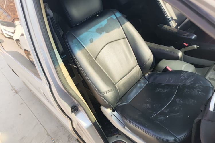 Used  Refine 2011 2.4L Government Procurement Version Manual Luxury Trim
