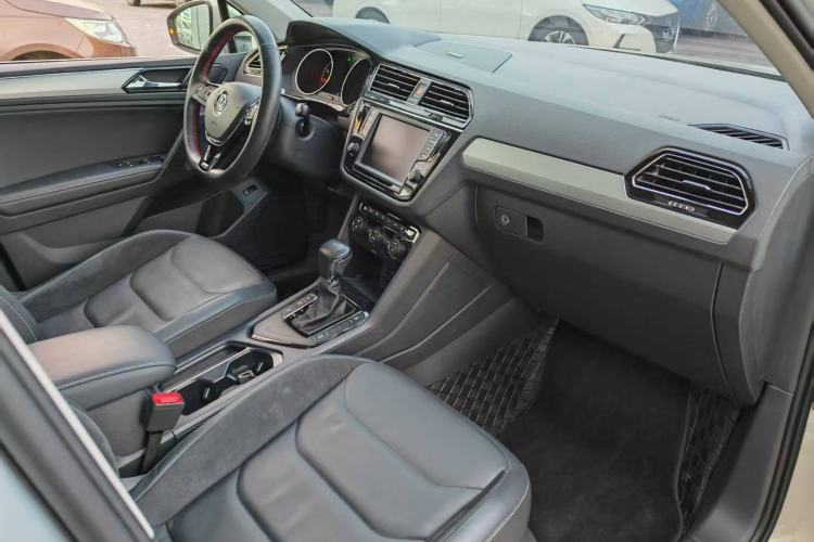 Used Volkswagen Tiguan L 2017 380TSI Automatic All-Wheel-Drive Luxury Edition
