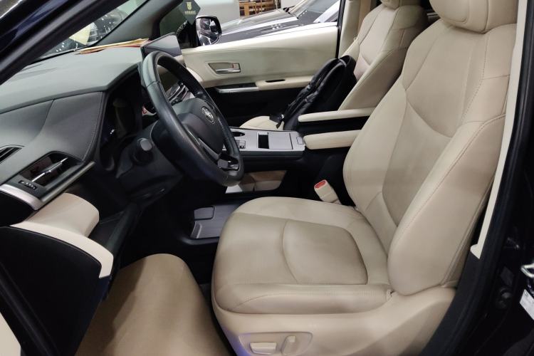 Used Toyota Sienna 2021 2.5L Hybrid Ultimate Edition